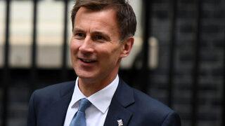 Yeni atanan bakandan hükümete eleştiri! 'İşini devam ettirebilmek için hatalar yaptı'