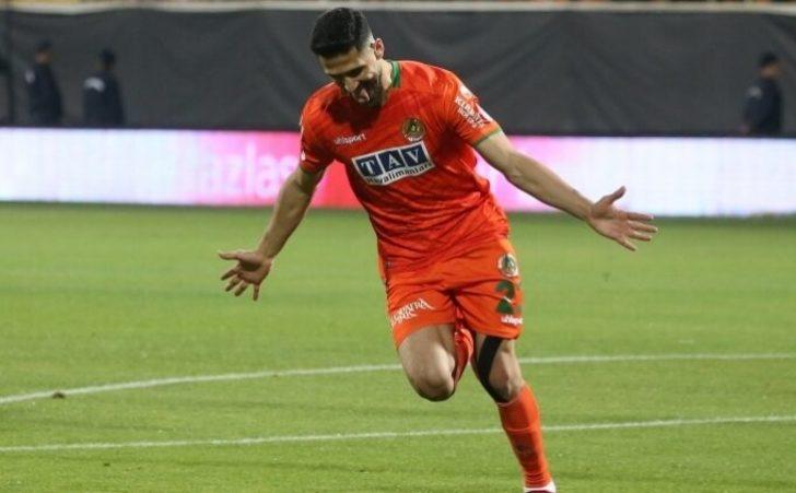 Yıllar sonra itiraf etti! 'Fenerbahçe'ye gidiyordum ama Galatasaray'ı seçtim!' Emre Akbaba resmen açıkladı... G5