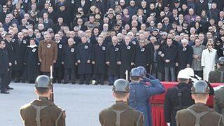 Eski TBMM Başkanı İsmet Sezgin son yolculuğuna uğurlanıyor