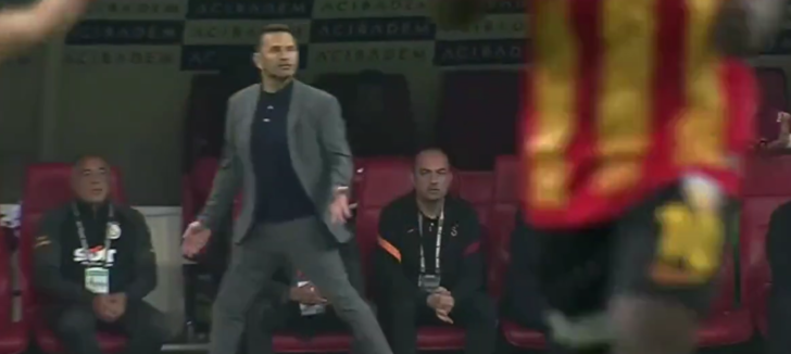 Okan Buruk'u hiç böyle görmediniz! Kayserispor'un Galatasaray'a attığı ikinci gol sonrası ceketini çıkardı ve... G3