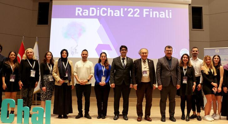 Öğrencilerin nadir hastalıklar için geliştirdiği çözüm önerileri RaDiChal22'de yarıştı G3