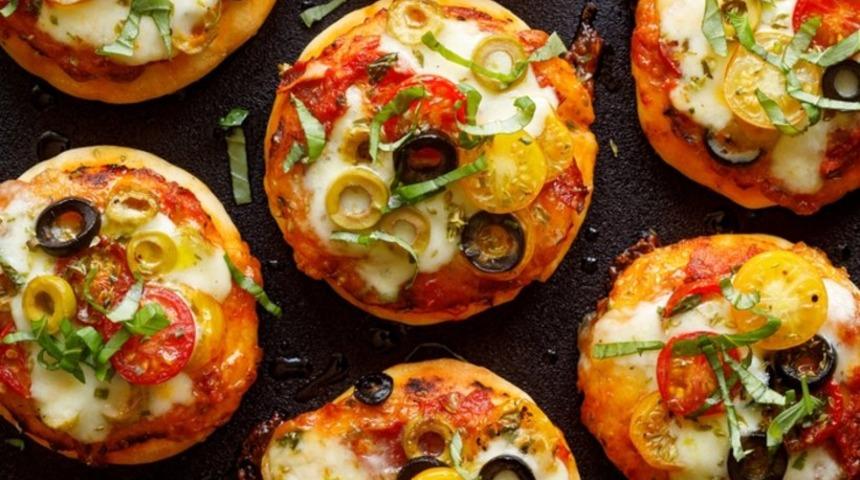 Mini pizza tarifi: MasterChef mini pizza nasıl yapılır? Beş çayının vazgeçilmez tarifi