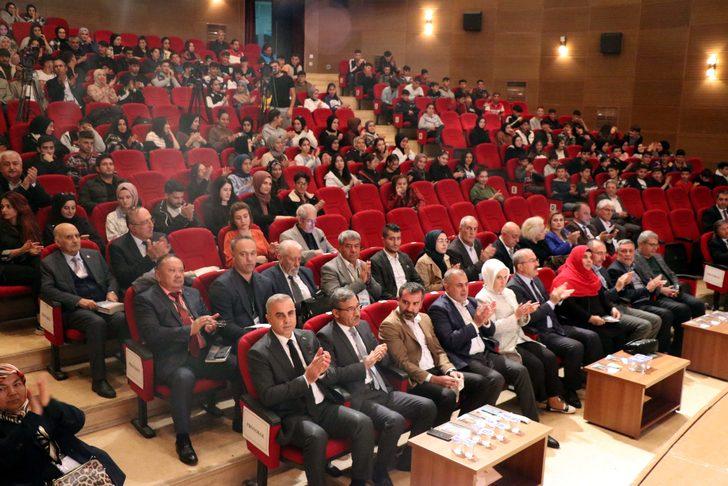 Elazığ'da "25. Uluslararası Hazar Şiir Akşamları" sona erdi G1