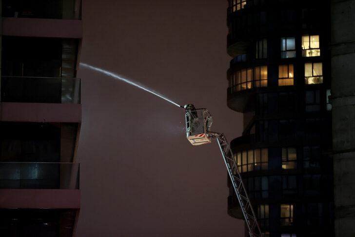 Kadıköy'de 24 katlı binada yangın çıktı G5