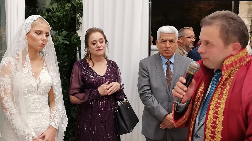 Kızının nikahını kıyan babanın zor anları! "Ciğer paremin..."