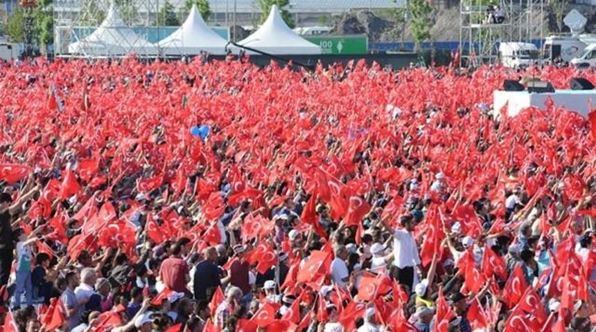 Demokrasi ve Şehitler Mitingi'ne hangi ünlüler katılacak ? kimler katılacak saat kaçta ?