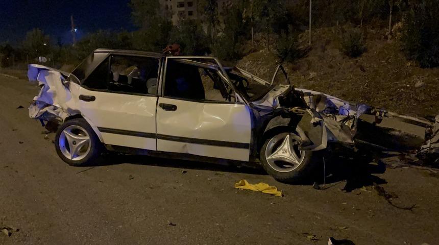 Adana'da devrilen otomobildeki 1 kişi öldü, 1 kişi yaralandı