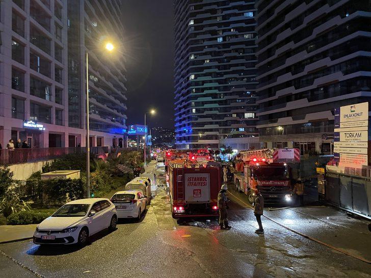 Kadıköy'de yangın çıkan 24 katlı bina tedbir amaçlı boşaltıldı G1