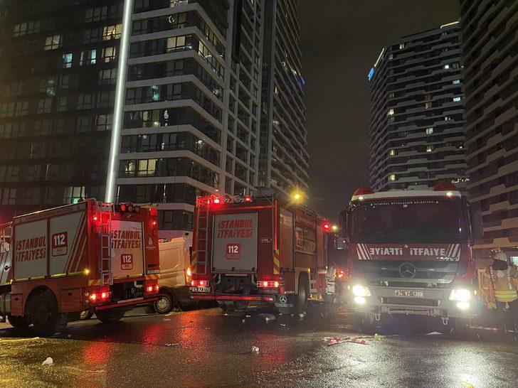 Kadıköy'de yangın çıkan 24 katlı bina tedbir amaçlı boşaltıldı G5