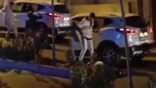 İzmir'de korkunç olay! Kaldırım taşıyla başına vurdu