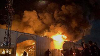 Adana'da fabrikada yangın! Dumanlar gökyüzünü kapladı