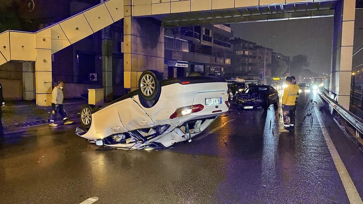 Bursa'da sağanak nedeniyle kayganlaşan yoldaki trafik kazasında 2 kişi yaralandı