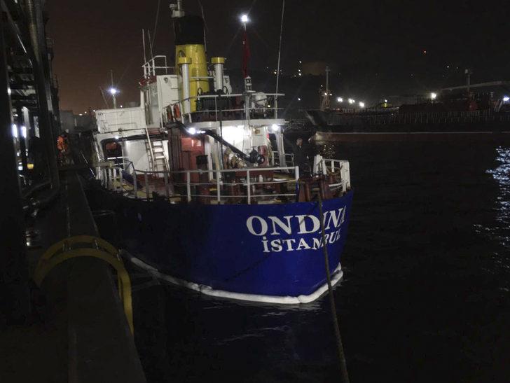 İzmit Körfezi'ni kirleten gemiye  2 milyon 380 bin 118 lira ceza kesildi G4