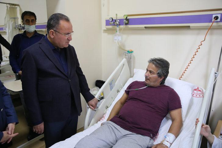 Bakan Bozdağ, Amasra'da maden ocağındaki patlamada yaralanan işçileri ziyaret etti G4