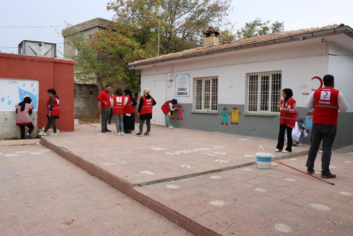 Kilis'te köy okulu gönüllü gençlerin eliyle renklendi G3
