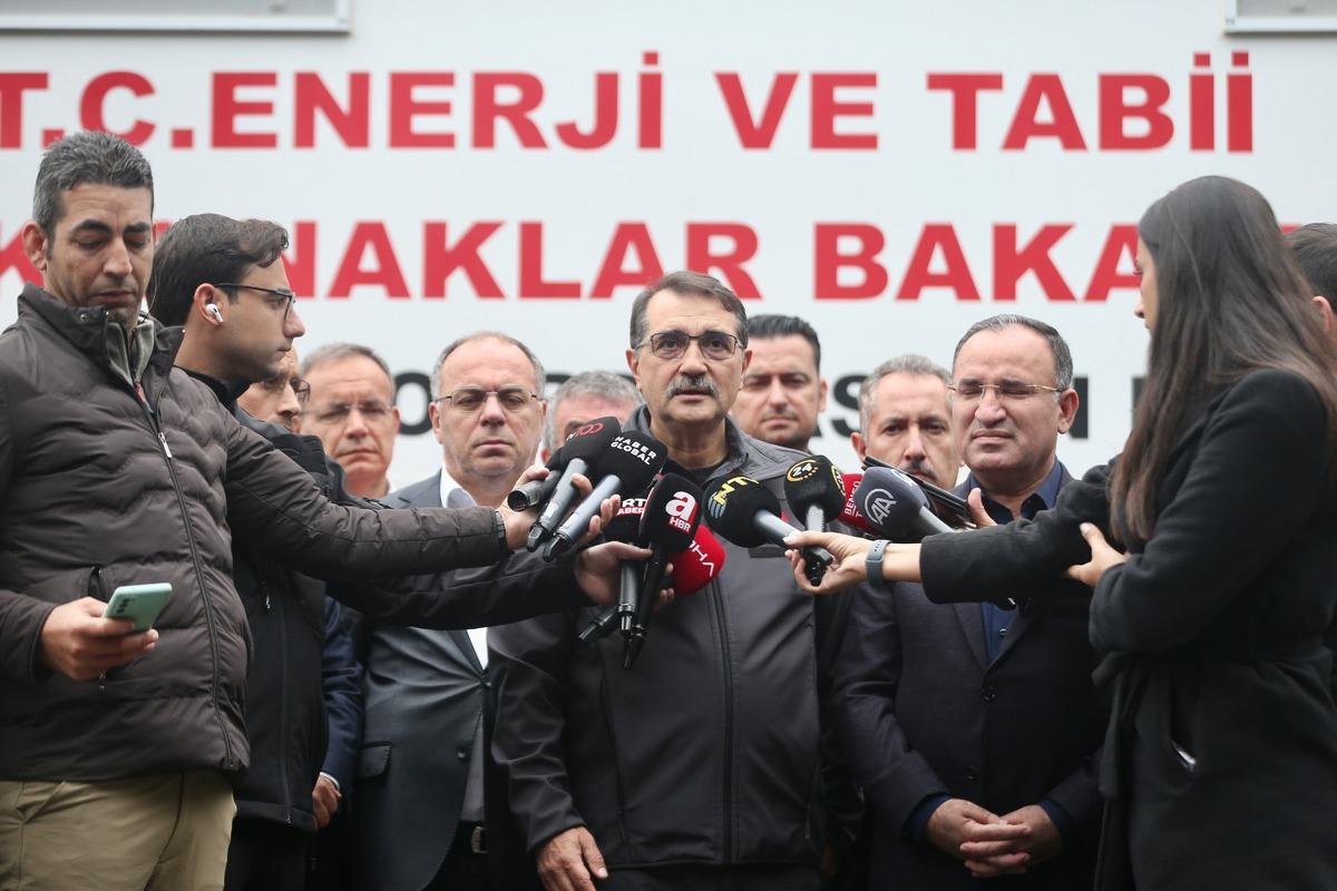 Adalet Bakanı Bozdağ: "(Amasra'da maden ocağındaki patlama) Soruşturmayı 5 savcı s&uuml;rd&uuml;r&uuml;yor. Kafalarda ne kadar soru varsa hepsinin cevabı tahkikat sonucunda ortaya &ccedil;ıkacaktır."