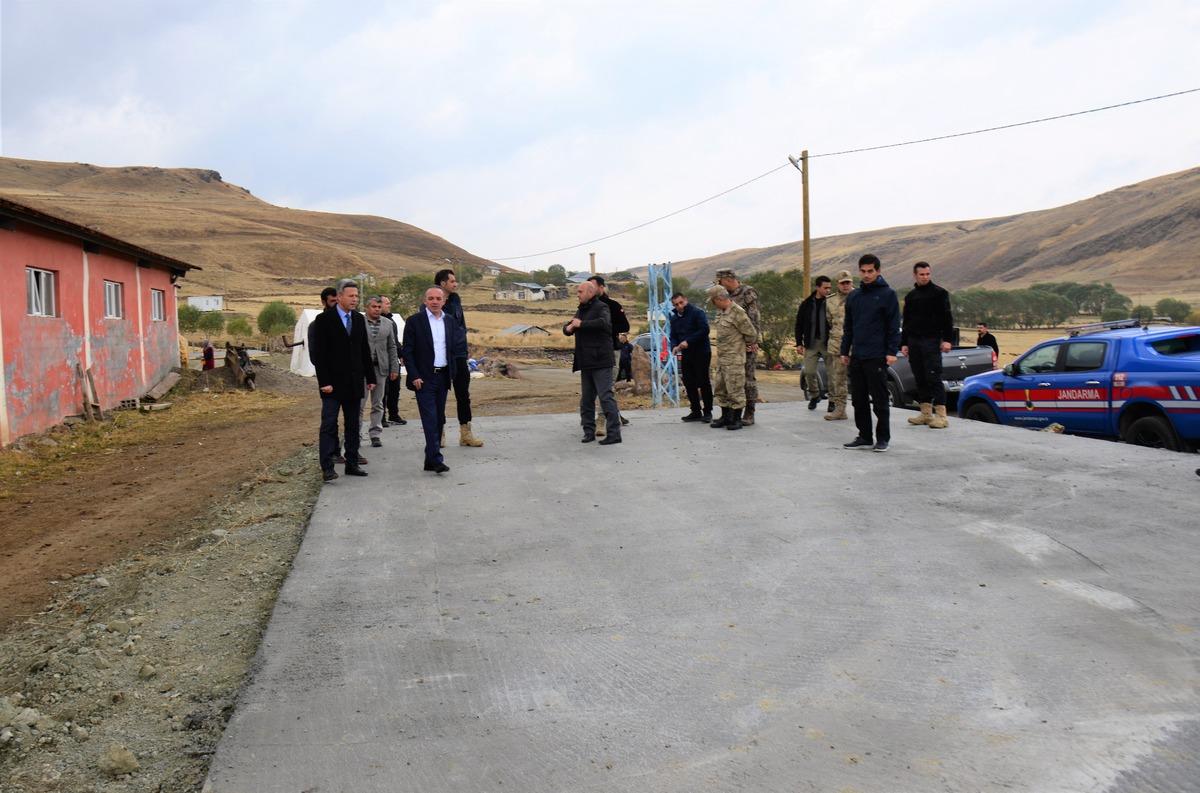 Ardahan Valisi &Ouml;ner, depremden etkilenen k&ouml;ylerde incelemelerde bulundu