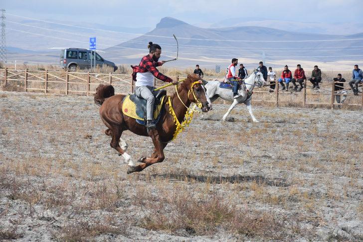 Kars'ta cirit dostluk maçı yapıldı G5