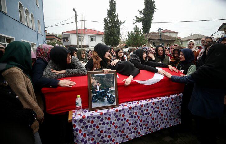 Maden ocağındaki patlamada hayatını kaybeden Berkay Kesim son yolculuğuna uğurlandı G2