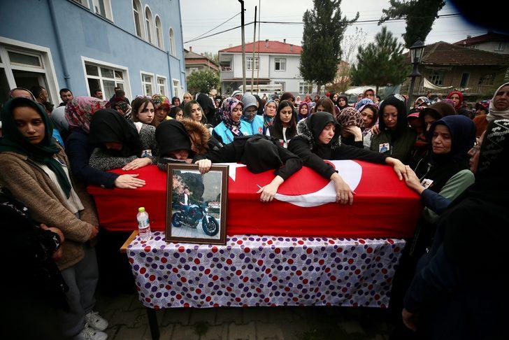 Maden ocağındaki patlamada hayatını kaybeden Berkay Kesim son yolculuğuna uğurlandı G4