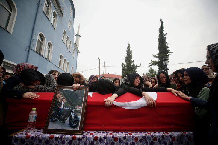 Maden ocağındaki patlamada hayatını kaybeden Berkay Kesim son yolculuğuna uğurlandı G5