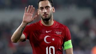 Interli Hakan Çalhanoğlu, Real Sociedad maçında forma giyemeyecek!