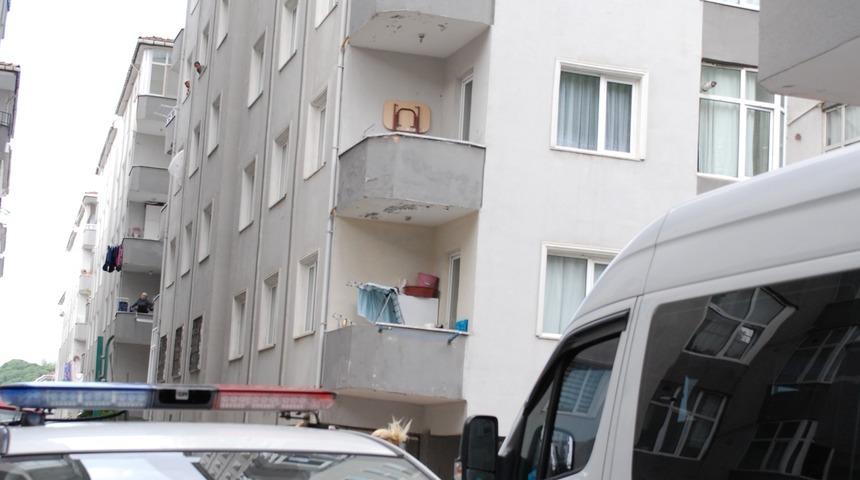 Maltepe'de bir kişi yaşlı annesinin bakıcısını başına çekiçle vurarak öldürdü