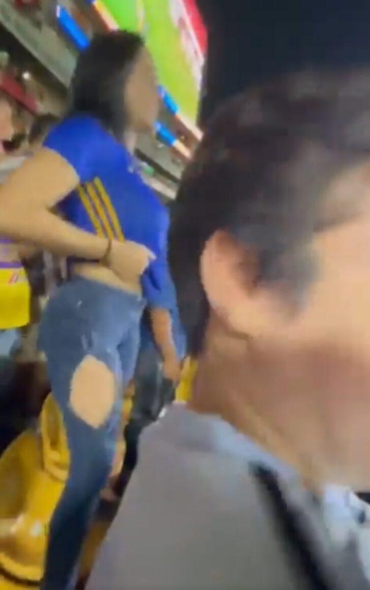 Takımı golü attı, tribünde soyundu! Çırılçıplak haliyle fotoğraf çektirmek isteyenleri kırmadı... G2