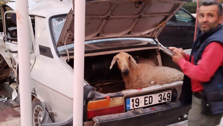 Çorum'da 2 otomobilin çarpıştığı kazada 3 kişi yaralandı G4