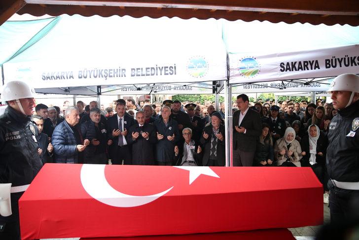 Bursa'da şehit olan polis memuru Sakarya'da son yolculuğuna uğurlandı G3