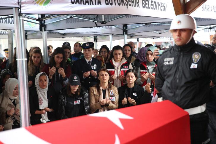 Bursa'da şehit olan polis memuru Sakarya'da son yolculuğuna uğurlandı G4