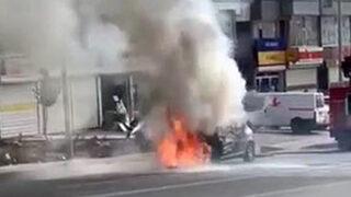 Mardin'de korkutan anlar! Seyir halindeki otomobil alev alev yandı