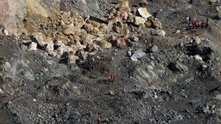 Siirt'te toprak altında kalan işçilerden birine daha ulaşıldı