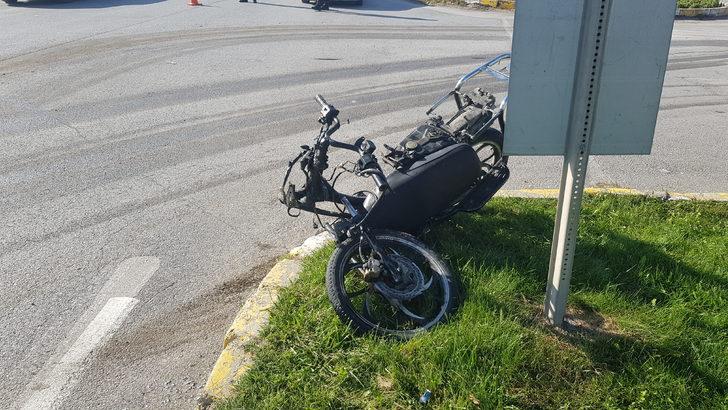 Erzincan'da motosikletle otomobilin çarpışması sonucu 4 kişi yaralandı G4