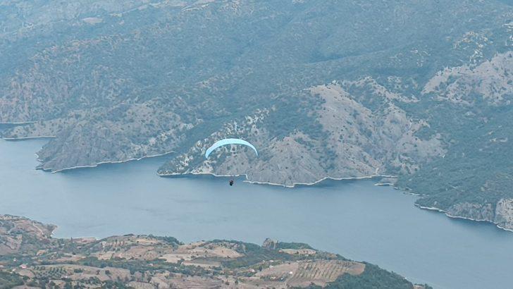 Çorum'da sporcular yamaç paraşütünü tanıtmak için uçtu G3
