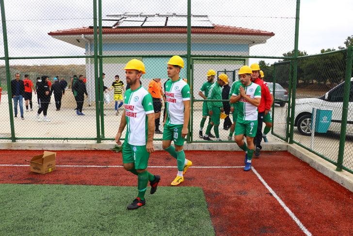 Tekirdağ'da futbolcular maden işçileri anısına sahaya baretle çıktı G2