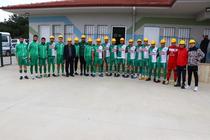 Tekirdağ'da futbolcular maden işçileri anısına sahaya baretle çıktı G3