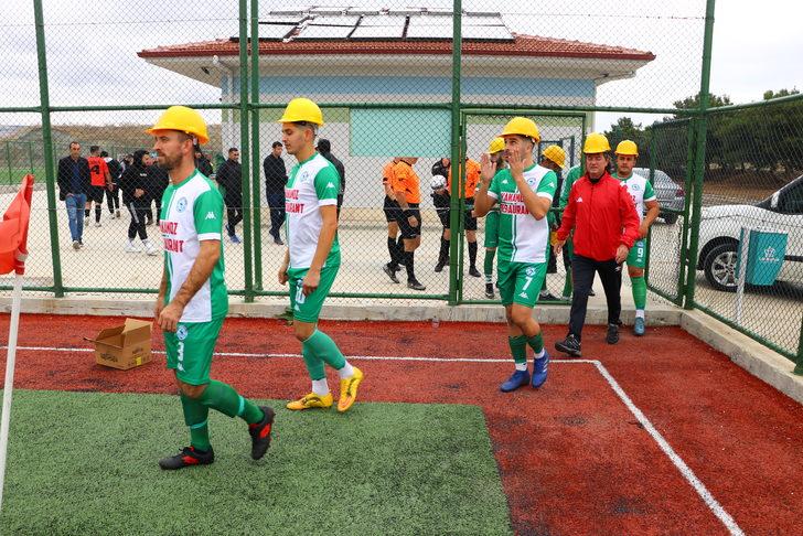 Tekirdağ'da futbolcular maden işçileri anısına sahaya baretle çıktı G5
