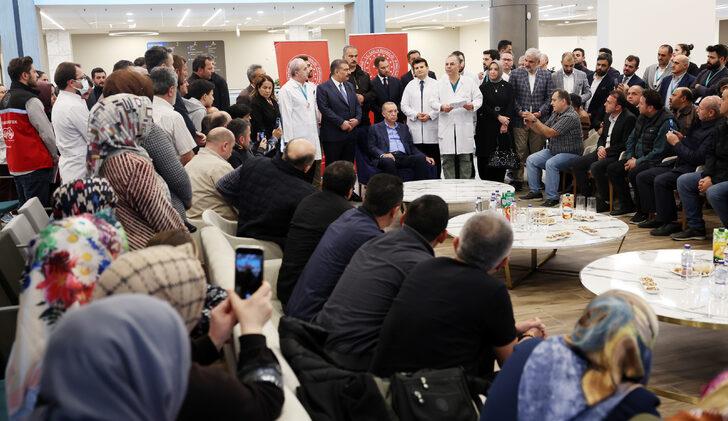 Cumhurbaşkanı Erdoğan, İstanbul'da tedavi gören madencileri ziyaret etti G4