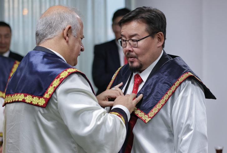 İKÇÜ'den Moğolistan Ulusal Büyük Kuralı Başkanı Gombojav'a fahri doktora unvanı G5