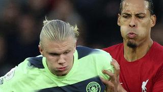 Sayılmayan gol, kırmızı kart ve kaleciden asist! Liverpool, Manchester City'i Mohamed Salah ile devirdi...