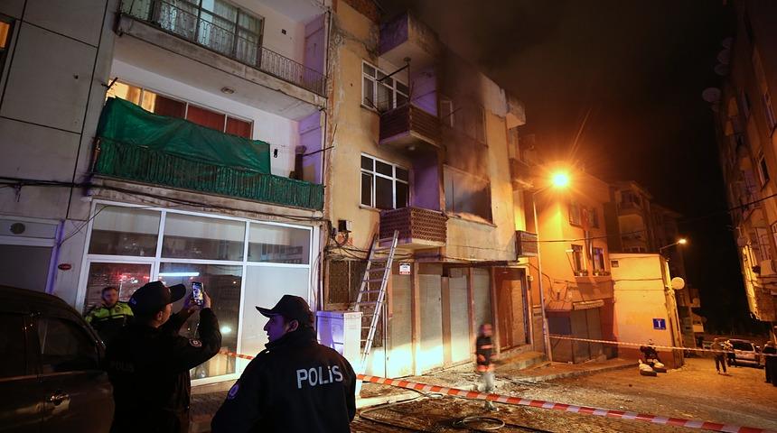 Trabzon'da 2 katlı evde çıkan yangın maddi hasar oluşturdu