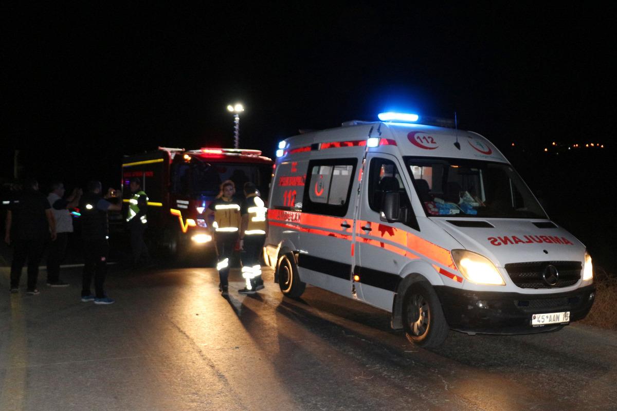 Manisa'da trafik kazasında 1 kişi &ouml;ld&uuml;, 5 kişi yaralandı