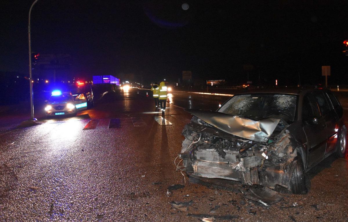 Kırıkkale'de otomobille tırın &ccedil;arpıştığı kazada 5 kişi yaralandı