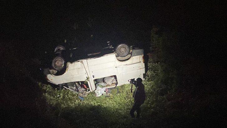 Samsun'da şarampole devrilen minibüsteki 8 kişi yaralandı G1