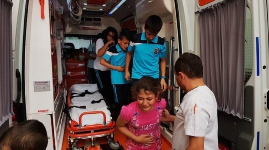 Sudan onlarca öğrenci zehirlendi