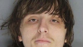 Bağımlılığın böylesi: Sevgilisi hayret etti! Annesinin küllerini çalıp sattı