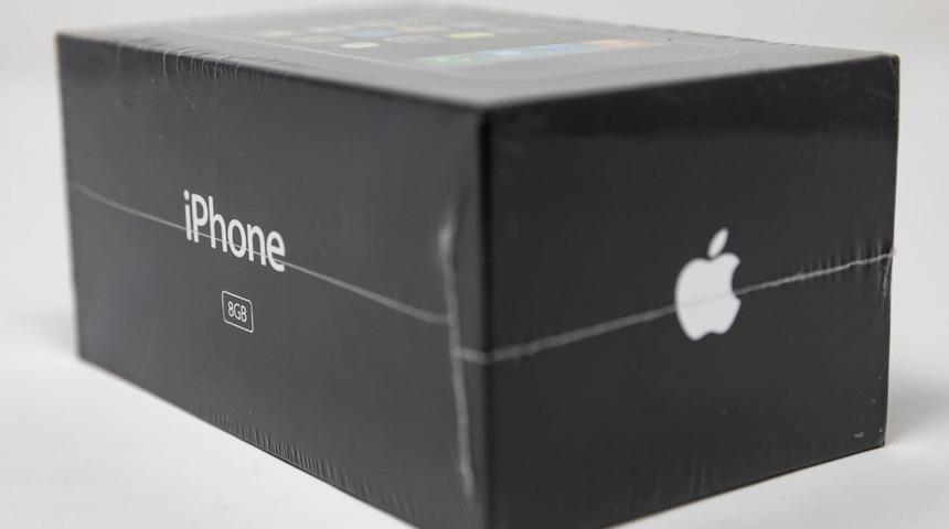 Fabrikadan yeni çıkmış gibi 2007 model iPhone! Satıldığı fiyatı görünce dudağınız uçuklayacak