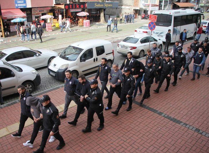 GÜNCELLEME - Prefabrik ev yapımı ve satımı vaadiyle dolandırıcılıkla suçlanan 17 şüpheli tutuklandı G1