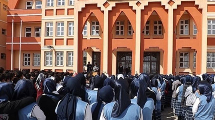 Zorunlu din dersine tartışma yaratacak savunma!